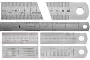 Rostfreie Stahlmaßstäbe mit Lasergravur, nach EG-Klasse II 73/362 EWG oder British Standard. Längen von 500 - 2000 mm. Teilung von links nach rechts laufend in verschiedenen Skalenteilungstypen.